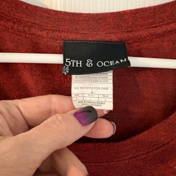 Miami RedHawks Graphic Tee Women’s Large Red NCAA College Shirt 5th & Ocean - Picture 3 of 4